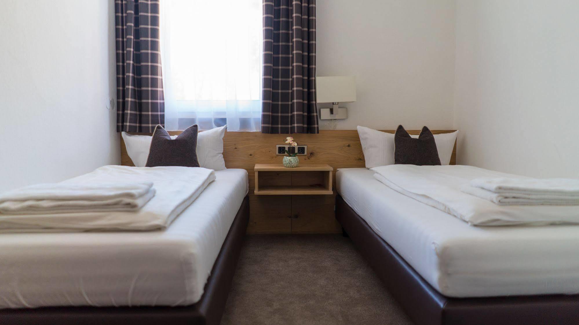 Hotel Quellenhof 3*